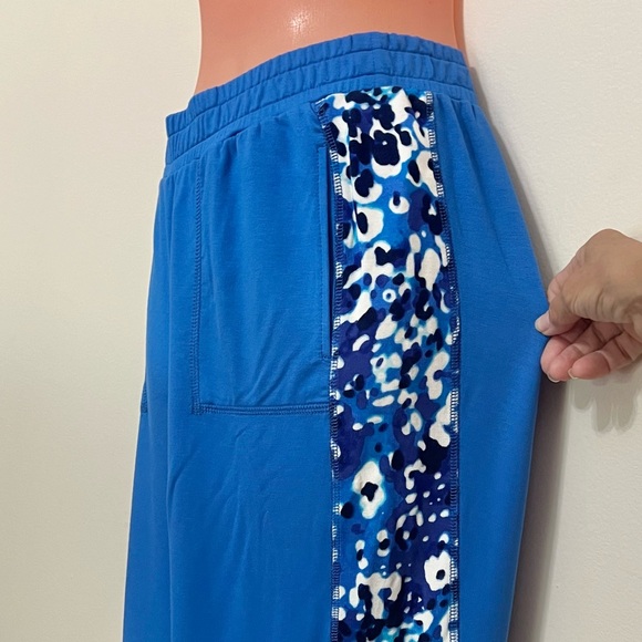 Isaac Mizrahi Live! Soho French Terry Slim Straight Crop Pants - Picture 6 of 9